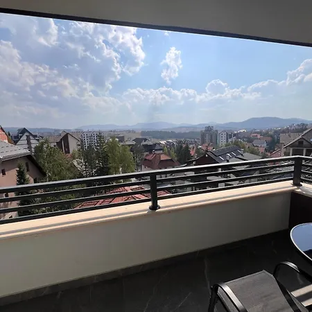 Tricolore アパート *